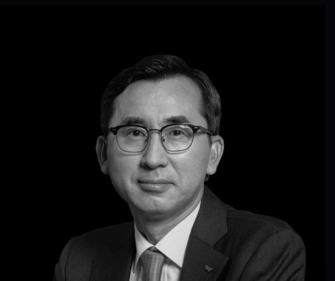 Sung Hyung Lee Non-Executive Director